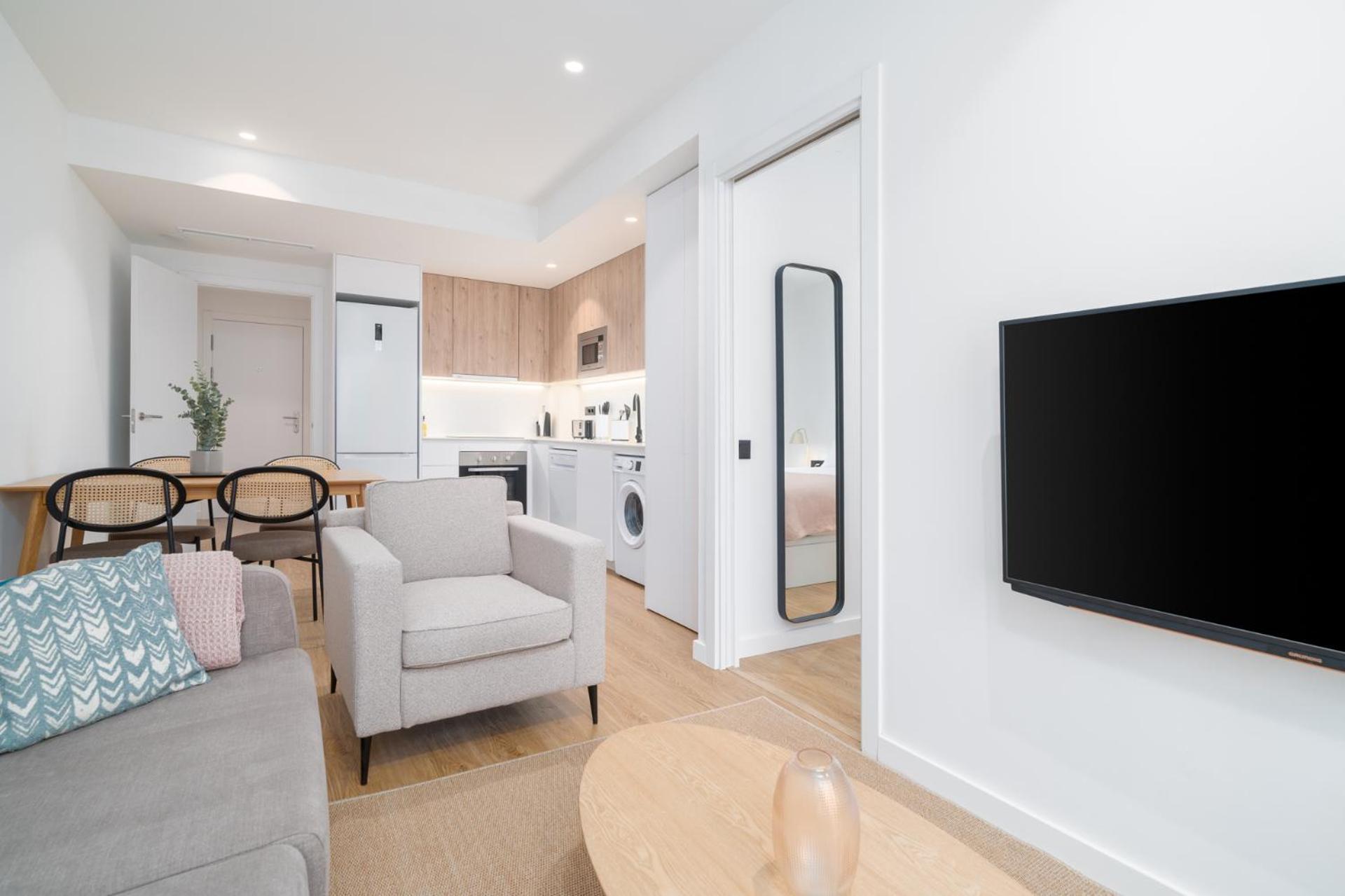 הוספיטלט דה יוברגאט Limehome Barcelona Placa Pirineus מראה חיצוני תמונה