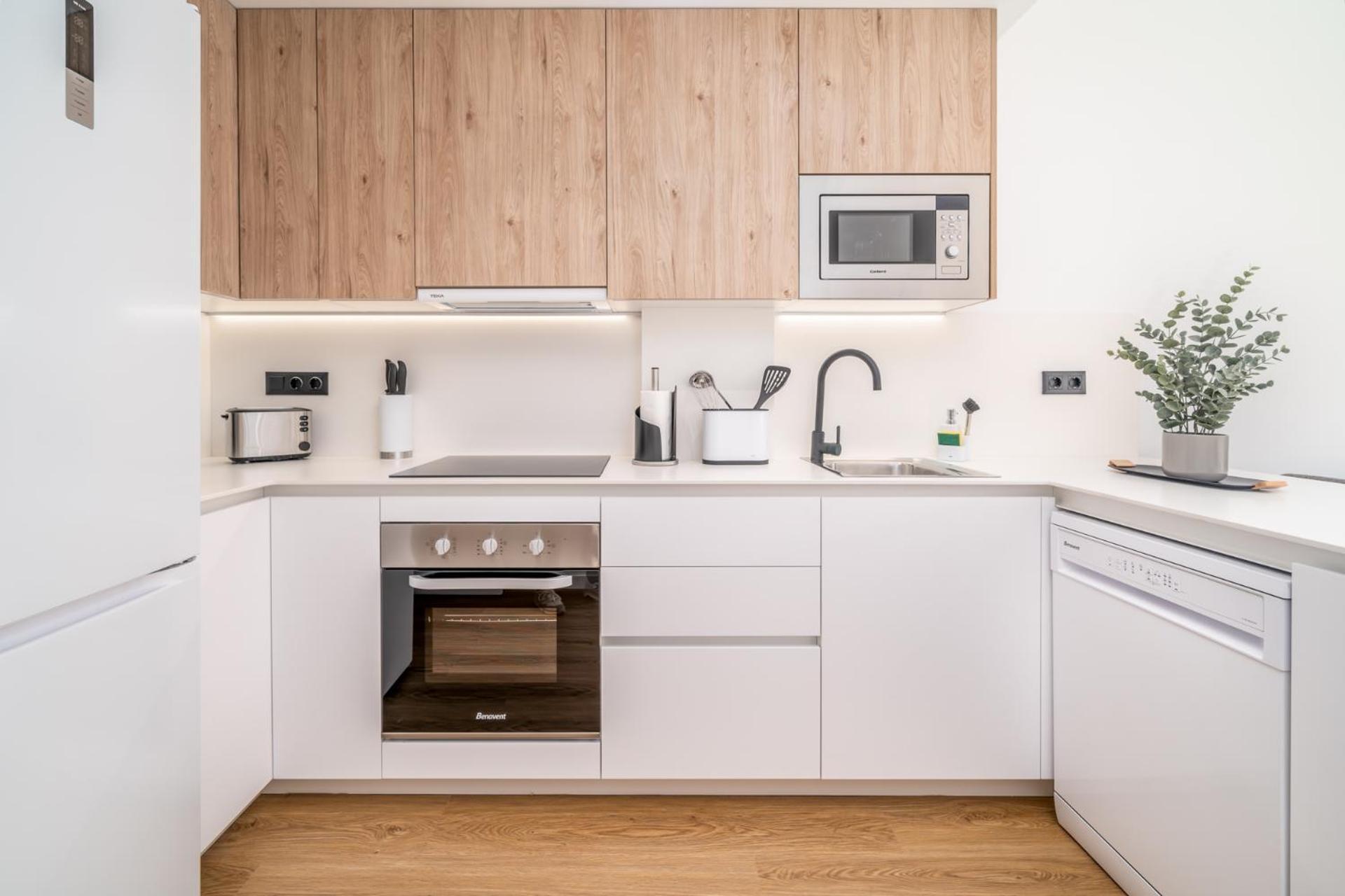 הוספיטלט דה יוברגאט Limehome Barcelona Placa Pirineus מראה חיצוני תמונה